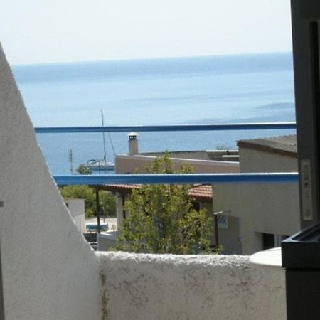 Efrosyni Apartments Agia Marina  Eksteriør bilde