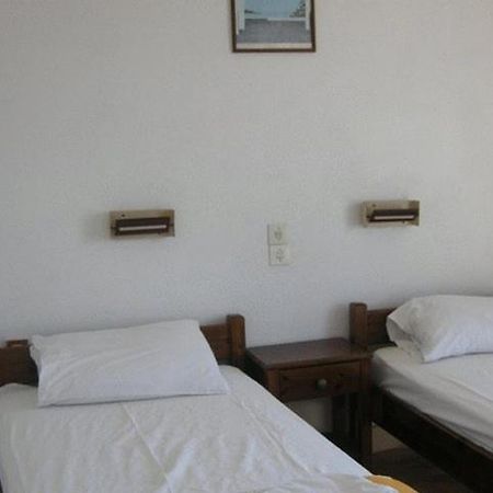 Efrosyni Apartments Agia Marina  Eksteriør bilde