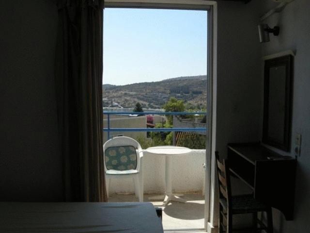 Efrosyni Apartments Agia Marina  Eksteriør bilde