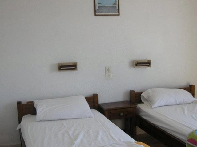 Efrosyni Apartments Agia Marina  Eksteriør bilde