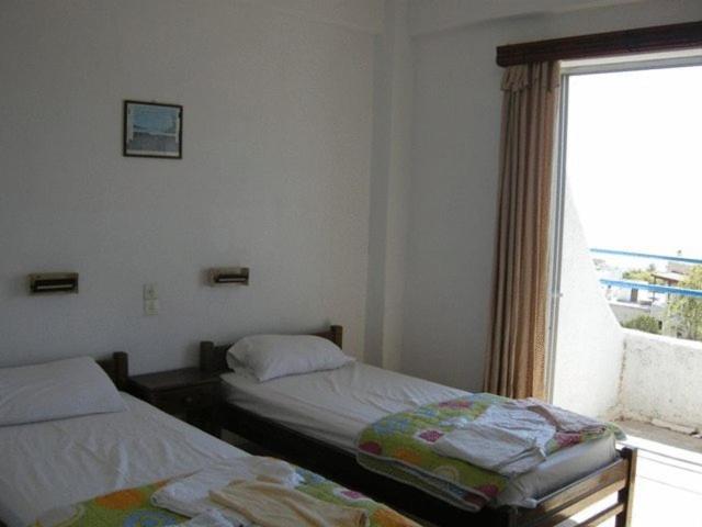 Efrosyni Apartments Agia Marina  Eksteriør bilde