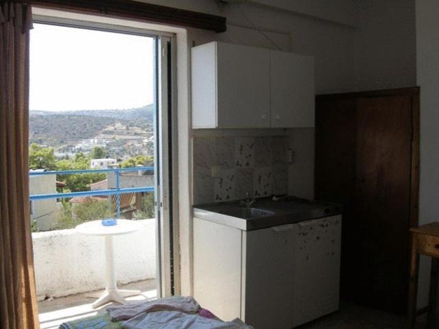 Efrosyni Apartments Agia Marina  Eksteriør bilde