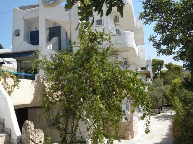 Efrosyni Apartments Agia Marina  Eksteriør bilde
